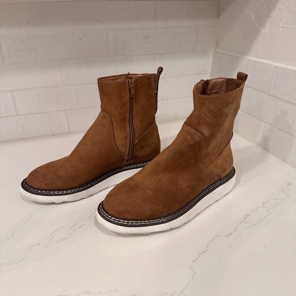 Universal Thread Women's Boots Size 7 Chestnut Color